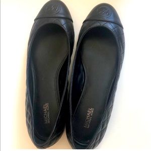 MICHAEL KORS QUILTED FLATS